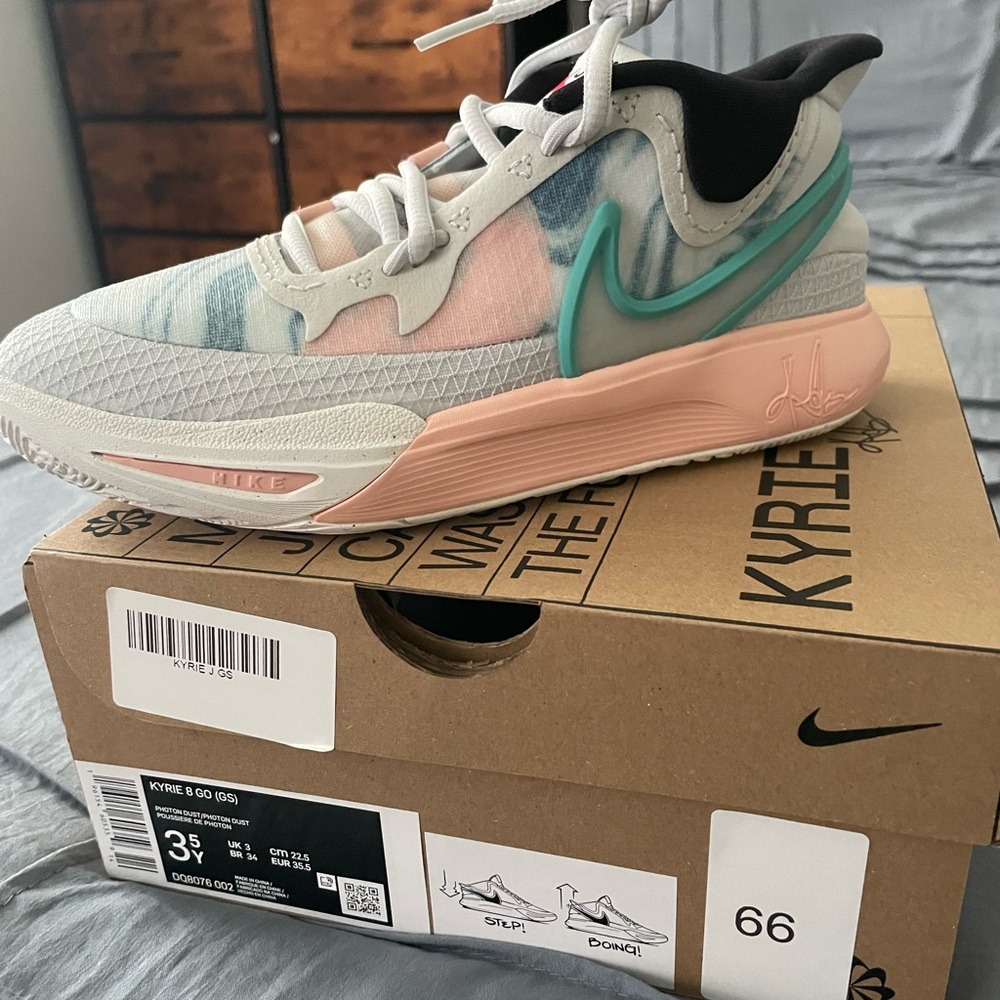 Nike Kyrie 6 Pastel Sneakers